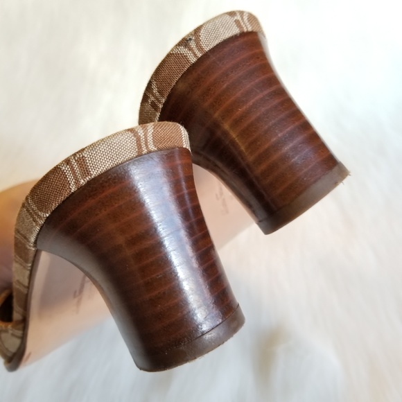 SALVATORE FERRAGAMO | Vintage Jacquard Sandals - Picture 7 of 8